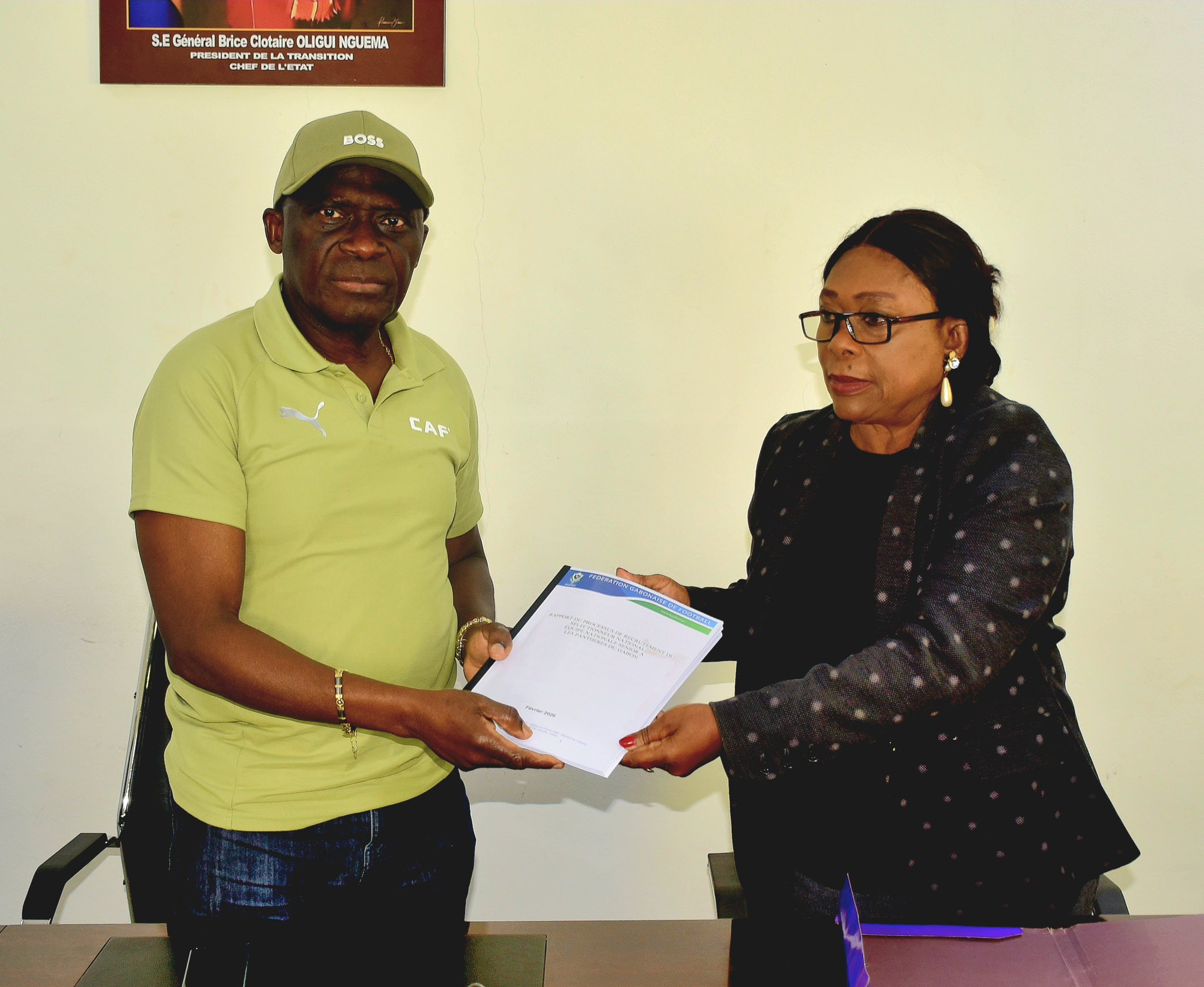 REMISE DU RAPPORT DU COMITE EN CHARGE DU RECRUTEMENT DU SELECTIONNEUR NATIONAL